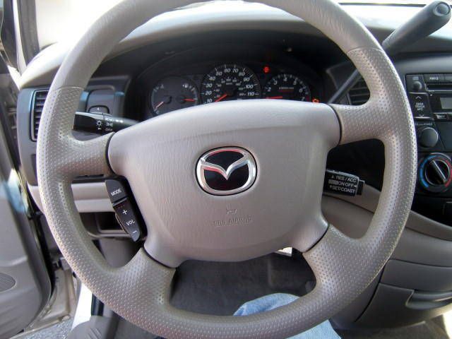 2002 Mazda MPV