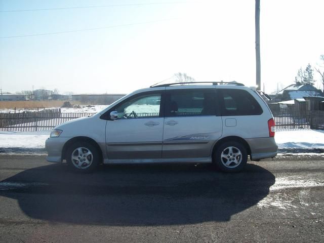 2002 Mazda MPV