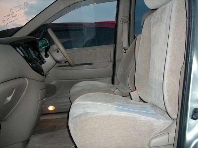 2002 Mazda MPV