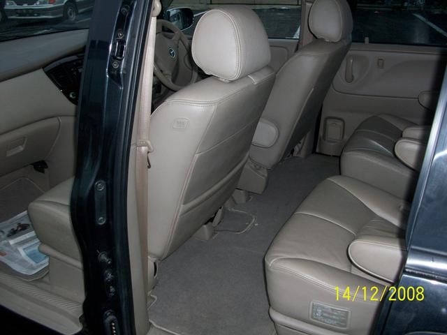 2002 Mazda MPV