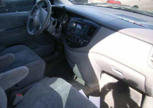2002 Mazda MPV