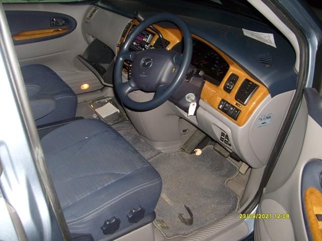 2002 Mazda MPV