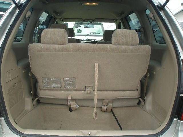 2002 Mazda MPV