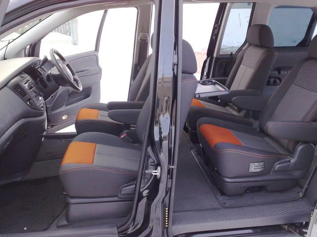 2002 Mazda MPV