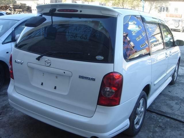 2002 Mazda MPV