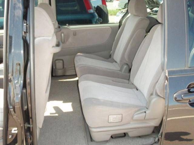 2002 Mazda MPV