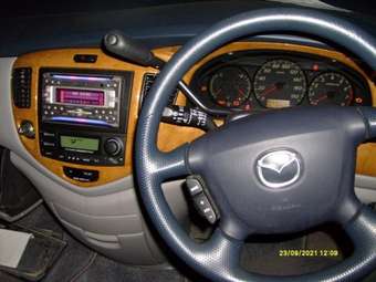 2002 Mazda MPV Images