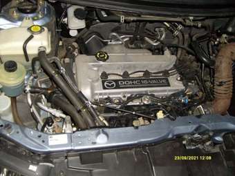2002 Mazda MPV Pics