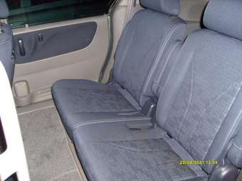 2002 Mazda MPV Photos