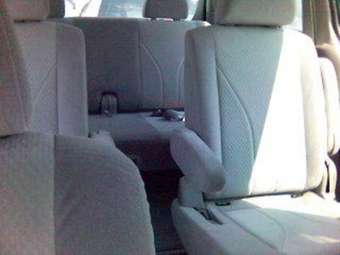 2002 Mazda MPV Photos