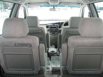 2002 Mazda MPV Photos