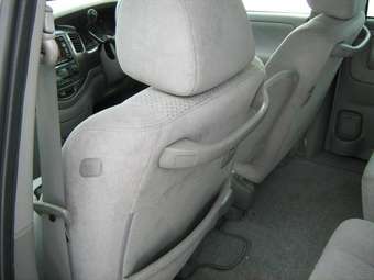 2002 Mazda MPV Photos