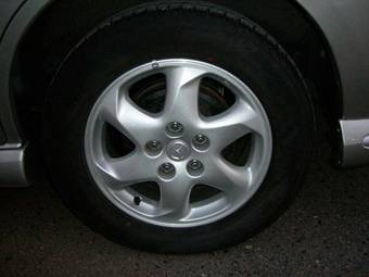 2002 Mazda MPV Pictures