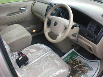 2002 Mazda MPV Images