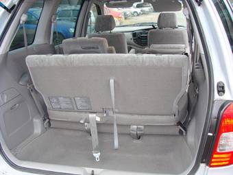 2002 Mazda MPV Pics