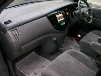 2002 Mazda MPV Photos