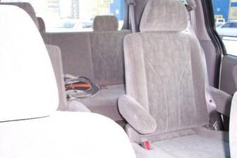 2002 Mazda MPV Pictures