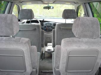 2002 Mazda MPV Pictures