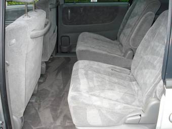 2002 Mazda MPV Photos