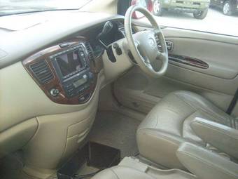 2002 Mazda MPV Photos