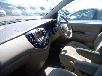 2002 Mazda MPV Photos