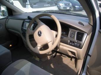 2002 Mazda MPV Photos