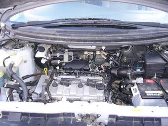 2002 Mazda MPV Photos