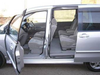 2002 Mazda MPV Wallpapers