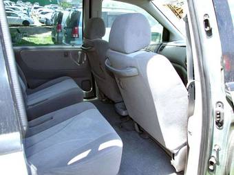 2002 Mazda MPV Photos