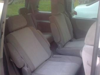 2002 Mazda MPV Photos