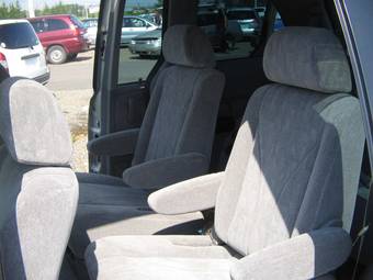 2002 Mazda MPV Images