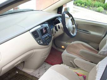 2002 Mazda MPV Pictures