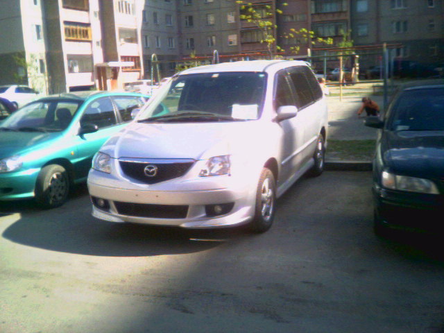 2003 Mazda MPV