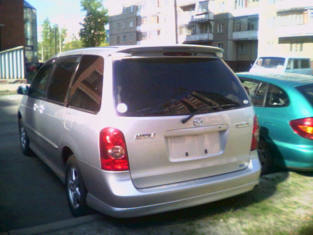 2003 Mazda MPV
