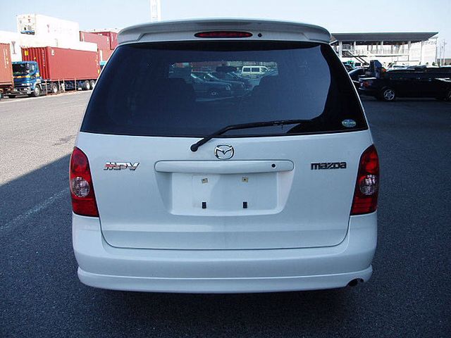 2003 Mazda MPV