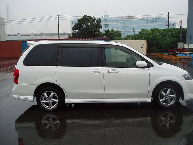 2003 Mazda MPV