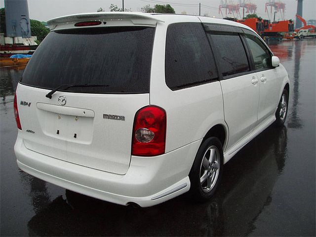 2003 Mazda MPV