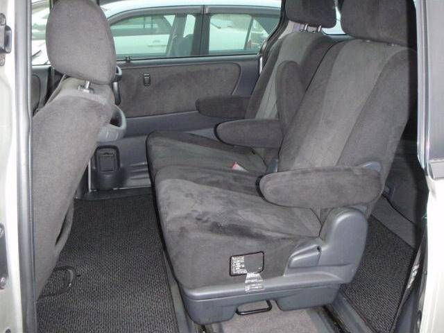 2003 Mazda MPV