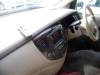 2003 Mazda MPV Pictures