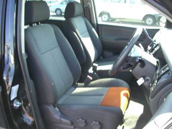 2003 Mazda MPV Pictures