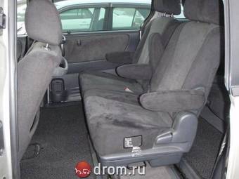 2003 Mazda MPV Photos