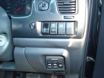 2003 Mazda MPV Pictures