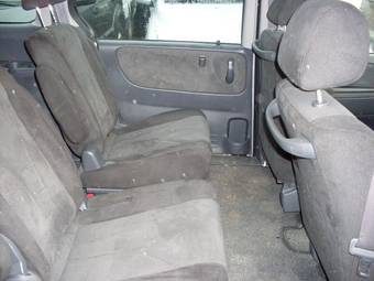 2003 Mazda MPV Photos