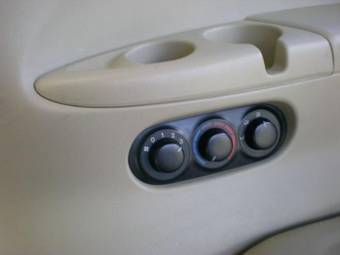 2003 Mazda MPV Photos