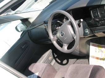 2003 Mazda MPV Photos