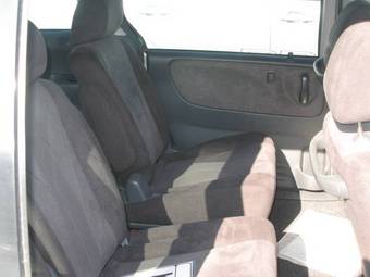 2003 Mazda MPV Pictures