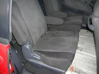 2003 Mazda MPV Photos