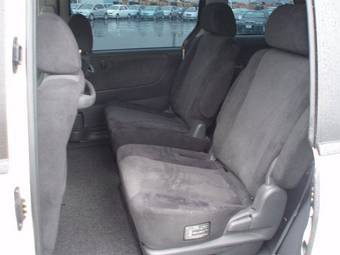 2003 Mazda MPV Photos