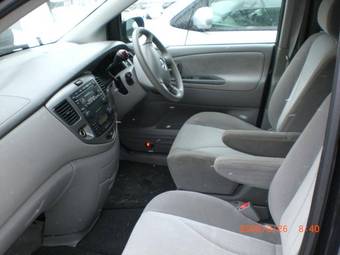 2003 Mazda MPV Pictures