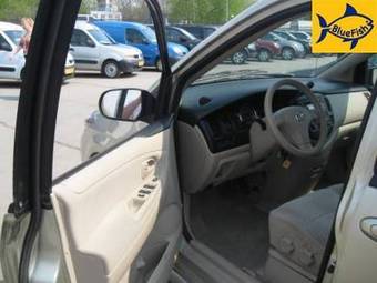 2003 Mazda MPV Pictures